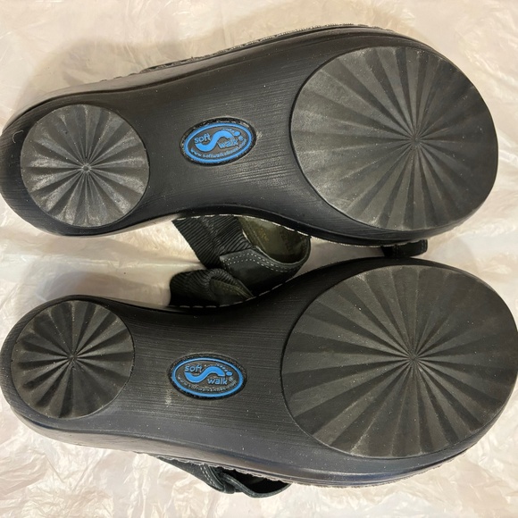 SoftWalk Leather Suede Slides Sandals Heels - Picture 4 of 4